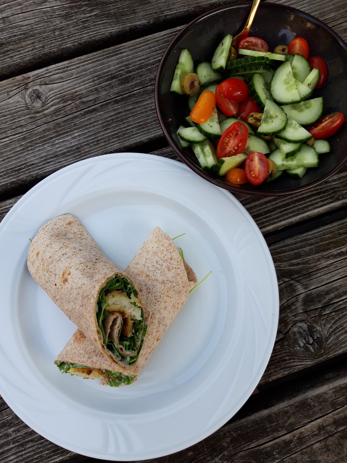 Wrap met visfilet en yoghurtsausje