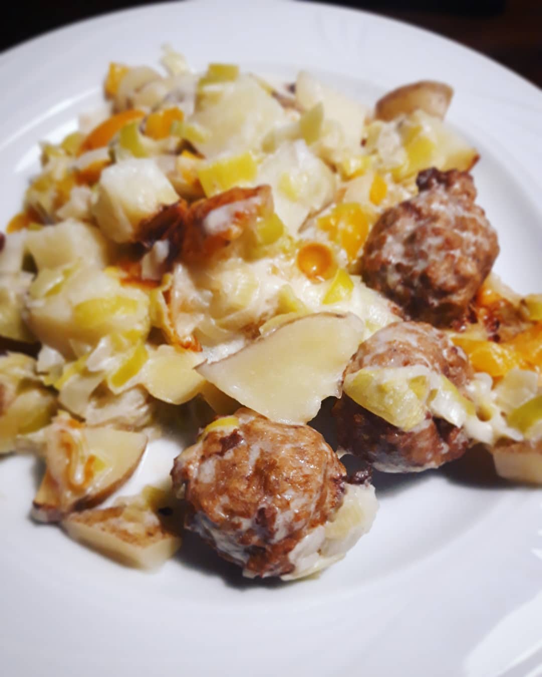 Ovenschotel met prei, aardappel en veggie balletjes