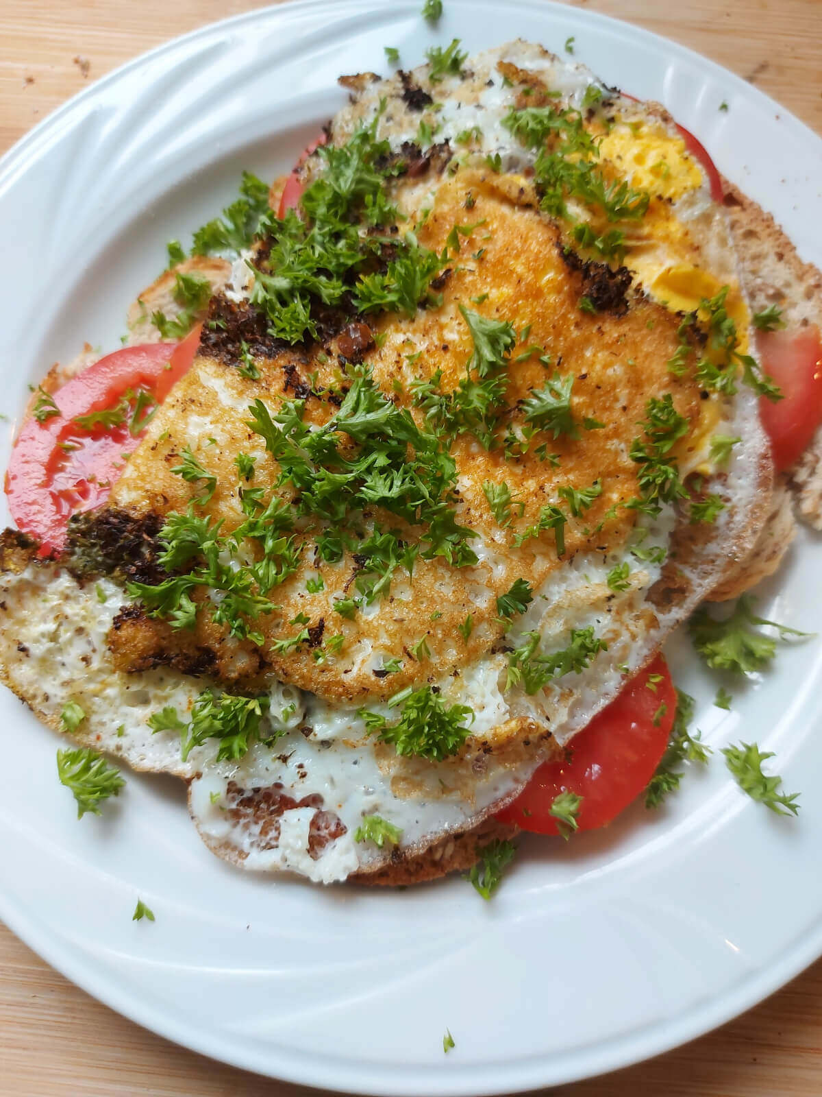 Toast pesto eggs