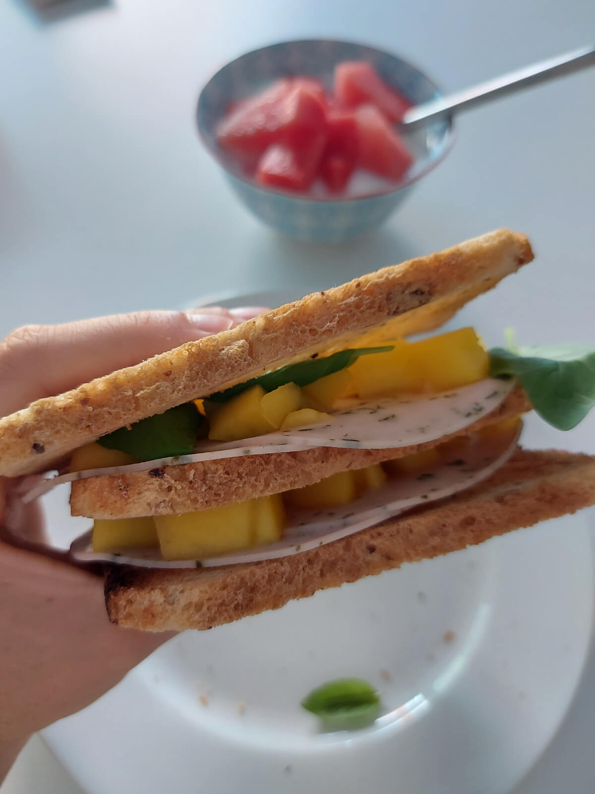 Kip mango sandwich